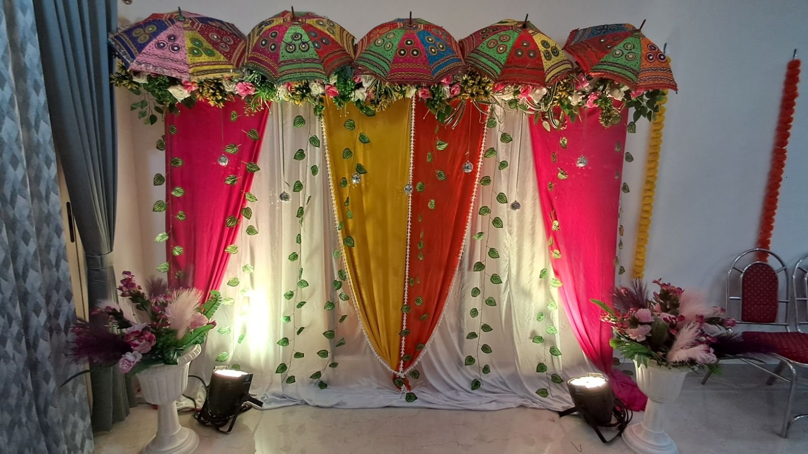 Traditional Mehndi Decoration Pune